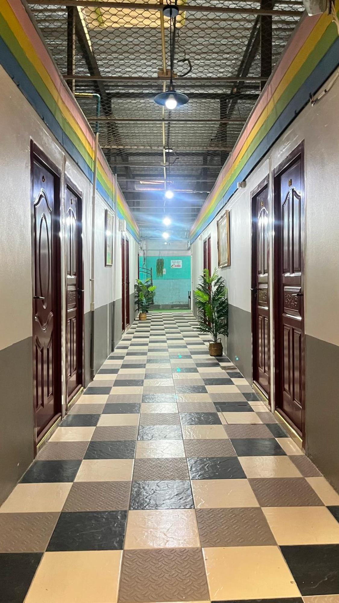 Pa Chalermchai Guesthouse Bangkok Exterior photo
